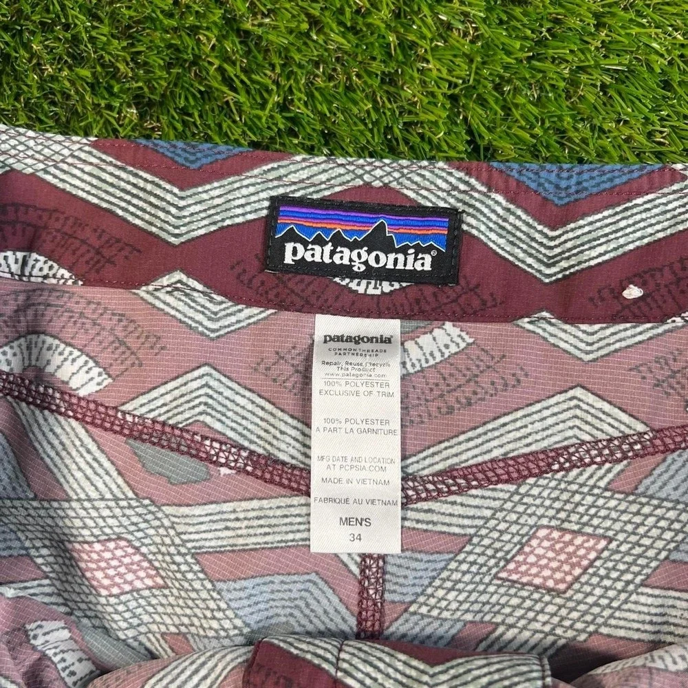 Patagonia Wavefarer Board Shorts Geometric Tribal Print Mens 34 Surf Swim Beach
